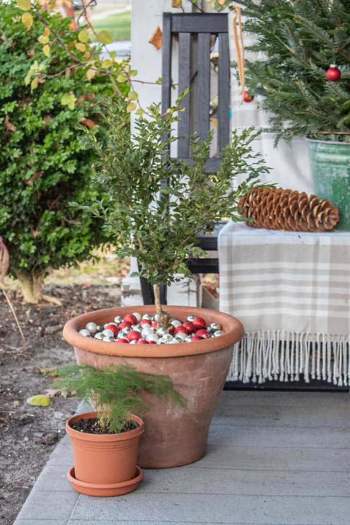 christmas-porch-plant-ideas-720x1080-1 Christmas-porch-plant-ideas