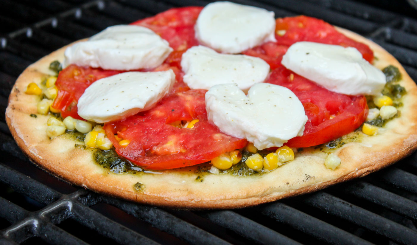 grilling-corn-pesto-pizza Grilled Corn Pesto Pizza