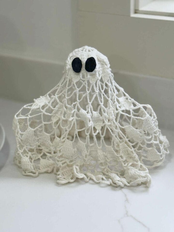 how-to-make-a-diy-ghost-from-a-doilie-720x960-1 how-to-make-a-diy-ghost-from-a-doilie