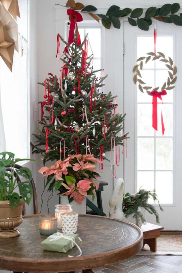 nature-inspired-christmas-decorating-in-sunroom-the-honeycomb-home-blog-720x1080-1 nature-inspired-Christmas-decorating-in-sunroom-The-Honeycomb-Home-blog
