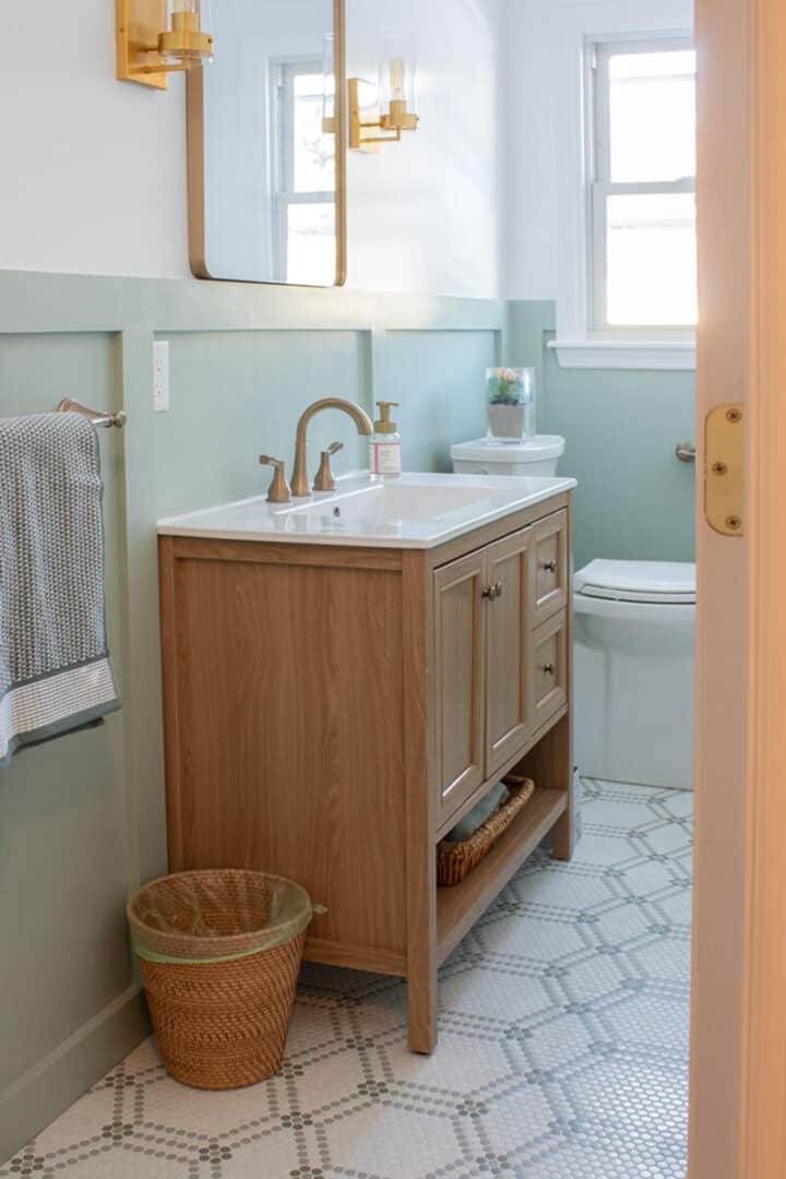 small-bathroom-design-ideas-720x1080-1 small-bathroom-design-ideas - coastal crush benjamin moore